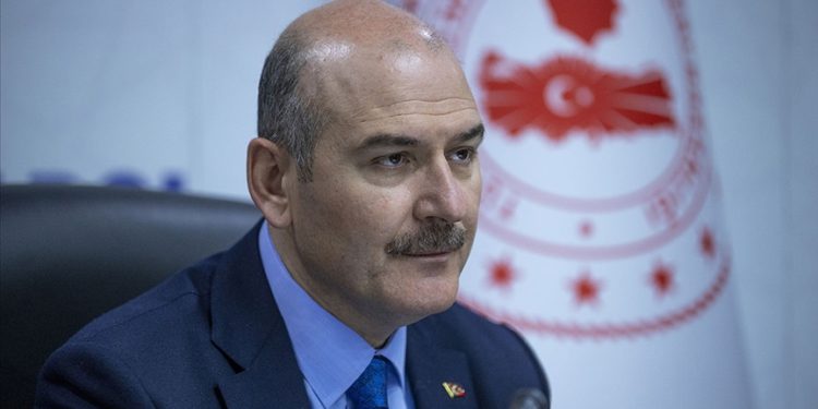 Bakan Soylu’yu taşıyan helikopter zorunlu iniş yaptı