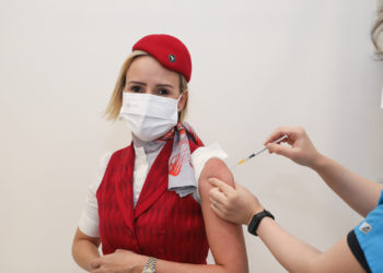 THY uçuş ekibi Kovid-19 aşısı olmaya başladı