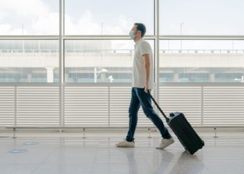 Yunanistan turizm için kapılarını açtı