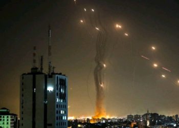 Tel Aviv uçuşa kapatıldı