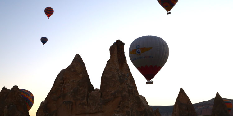 Kapadokya’da balonlar yeniden havalandı