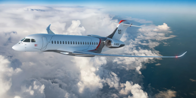 En geniş iş jeti Falcon 10X görücüye çıktı