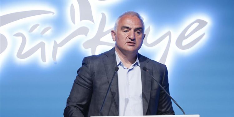 Bakan Ersoy: Günlük vaka sayısını 4 bin 700’e indirmeye çalışıyoruz