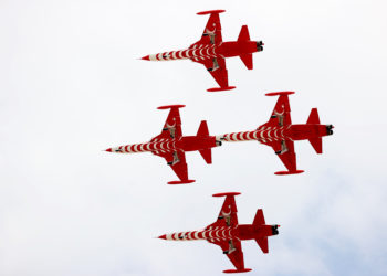 Hürkuş ilk tatbikatında göz doldurdu