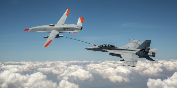 Tarihte ilk kez İHA’dan havada yakıt ikmali yapıldı