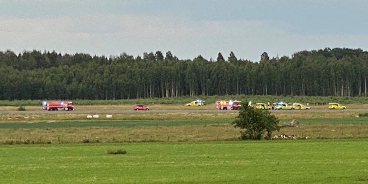 İsveç’te 9 yolculu uçak düştü