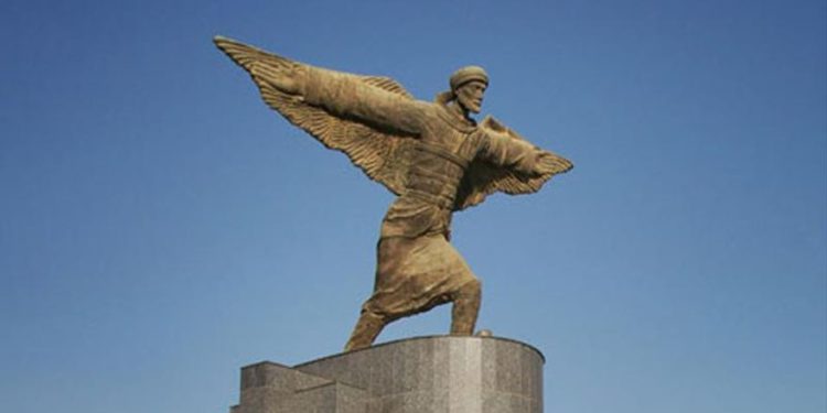 Havacılığın öncüsü Abbas Kasım İbn-i Firnas (810-888)