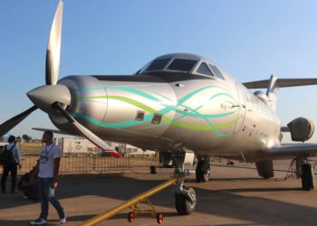 Elektrik motorlu Rus uçağı havalandı