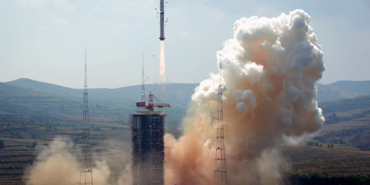 Çin, uzaya yeni bir uydu gönderdi