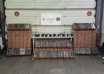 Atatürk Havalimanı’nda 4 bin 260 hard diske el konuldu