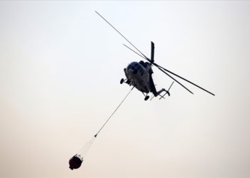 Azerbaycan yangınla mücadele için helikopterler gönderiyor