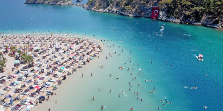 Turizmciler ‘çifte bayram’ yaşadı