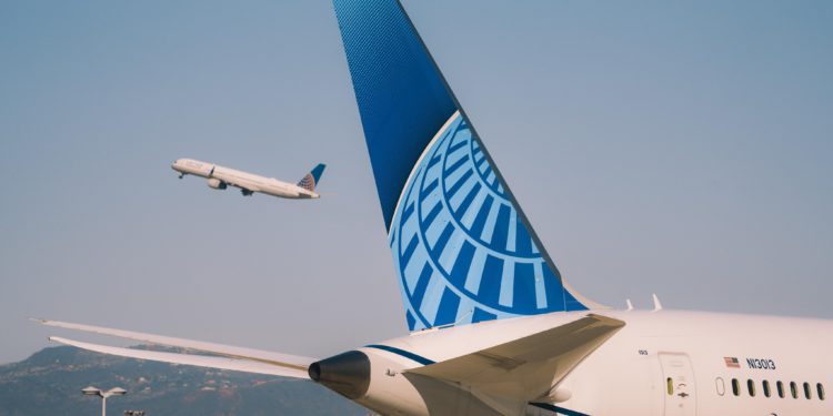 United Airlines çalışanlarına aşı zorunluluğu