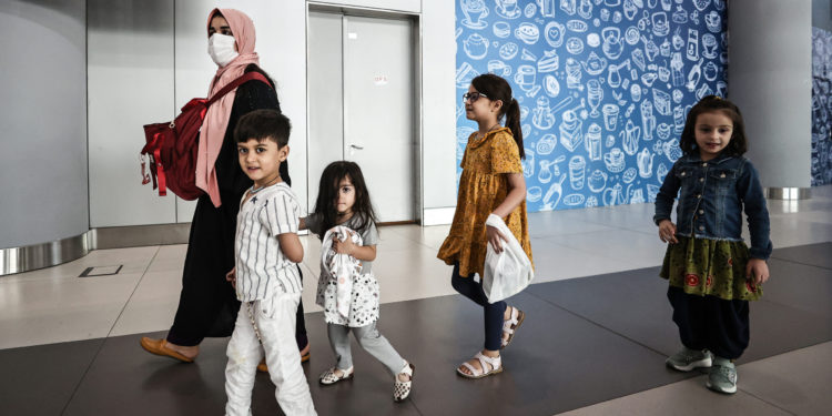 THY 271 Türk vatandaşını daha tahliye etti