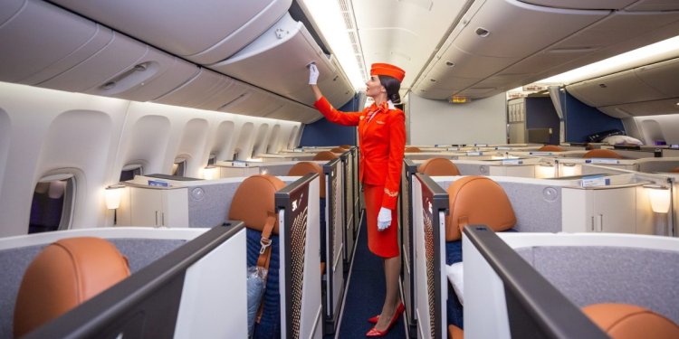 Aeroflot aşısız pilotlarını ücretsiz izne çıkardı