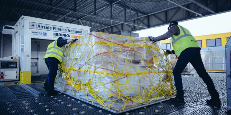 DHL 1 milyar doz Covid-19 aşısı teslim etti