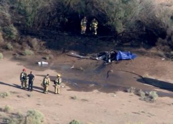 Uçak ve helikopter havada çarpıştı: 2 ölü