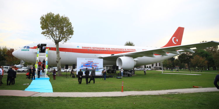 Sakarya’da ‘Uçak Kıraathanesi’ hizmete açıldı