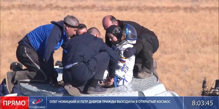 Uzayda film çeken ekip Dünya’ya döndü