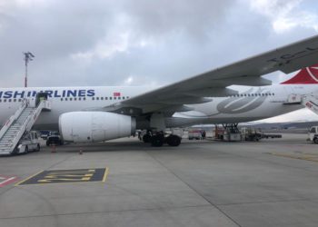 Ünlü oyuncunun uçağına yıldırım çarptı: &#8220;Çok korktuk&#8221;