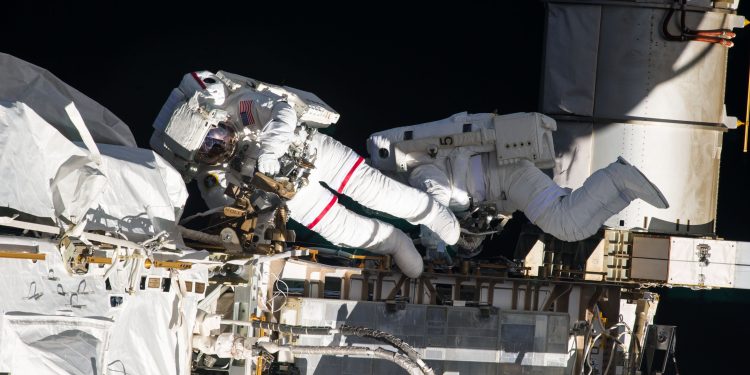 Japonya Ay’a astronot göndermeyi planlıyor
