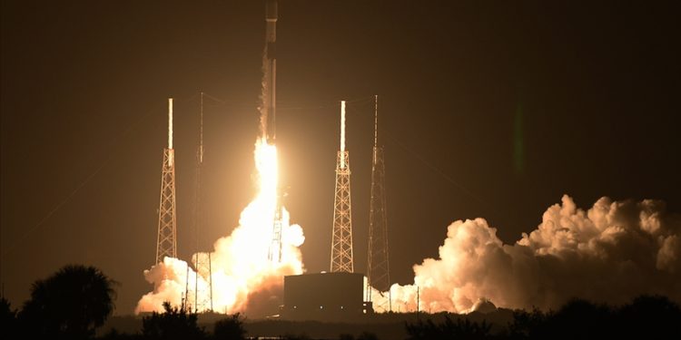 Türksat 5B uydusu uzaya fırlatıldı