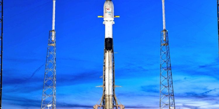 Türksat 5B uydusu fırlatma rampasına yerleştirildi