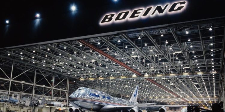 Boeing, Ticari Uçaklar genel merkezini 100 milyon dolara sattı