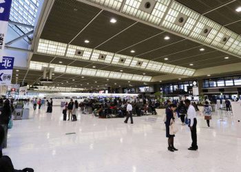 Japonya, Omicron varyantına karşı karantina koşullarını artırdı