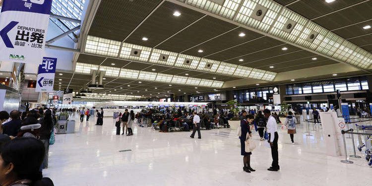 Japonya, Omicron varyantına karşı karantina koşullarını artırdı