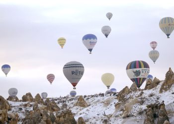 Kapadokya’da 388 bin turist balonla uçuş yaptı
