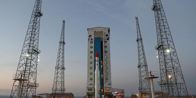 İran’ın Simurg roketi uyduları yörüngeye oturtamadı