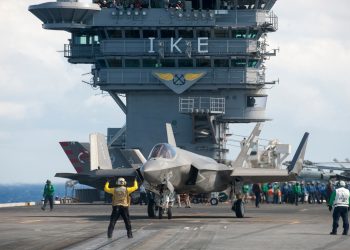 F35’i Çin Denizi’nden çıkarma çalışmaları başladı