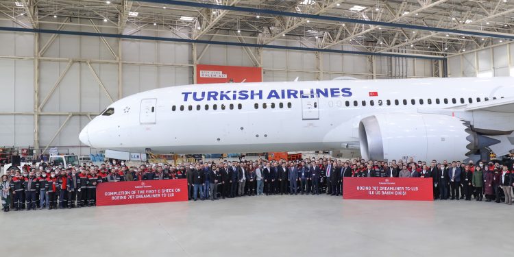 THY Teknik ilk 787 üs bakımını gerçekleştirdi