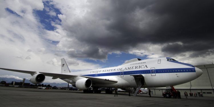 ABD’nin “Kıyamet Günü“ uçağı havada görüldü!