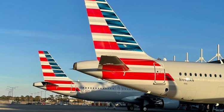 American Airlines alkol satışını geri getiriyor