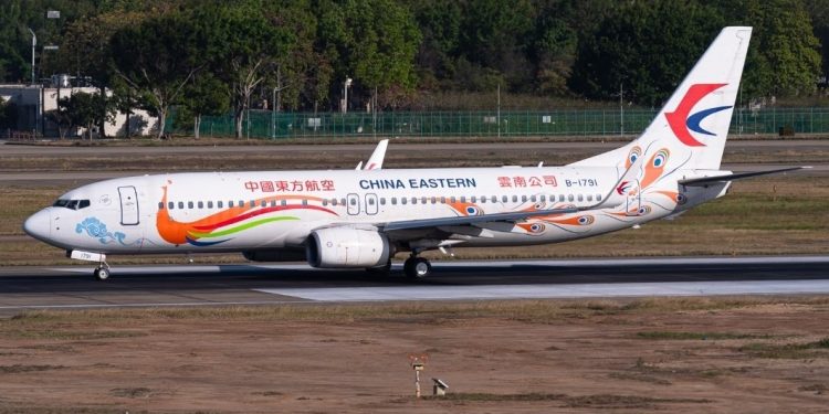 China Eastern Airlines’e ait Boeing 737 düştü