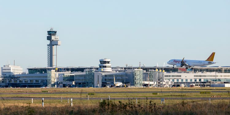 Almanya’daki havalimanı çalışanları tekrar greve gidecek