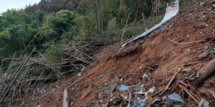 Kaza soruşturmasına NTSB, Boeing, GE ve FAA katılacak