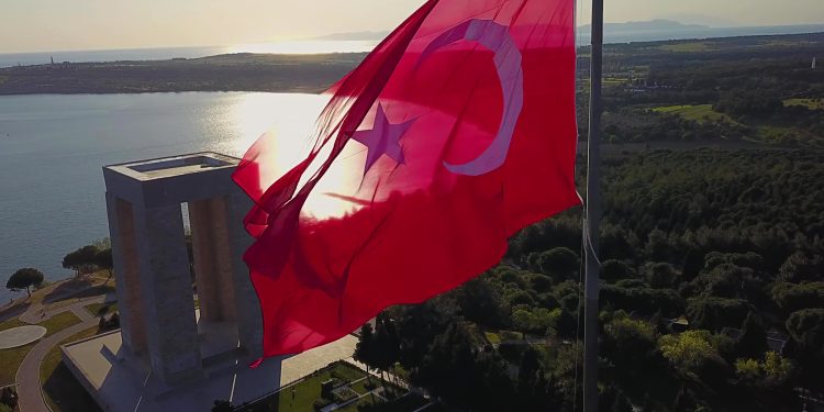 THY, Çanakkale şehitlerini tarihi mektuplarla andı