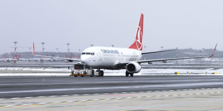 THY kötü hava şartları nedeniyle 407 seferini iptal etti