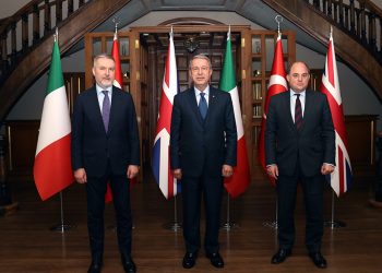 Türkiye, İtalya ve İngiltere savunma bakanlarından üçlü zirve