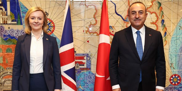 İngiltere ve Kanada’dan savunma sanayinde politika değişikliği