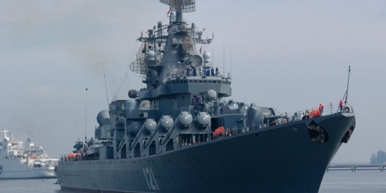 Ukrayna, 510 mürettebatlık ‘Moskva Kruvazörü’nü vurdu iddası