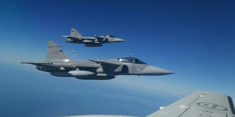 “Nükleer bomba taşıyan Rus uçağı İsveç hava sahasını ihlal etti”