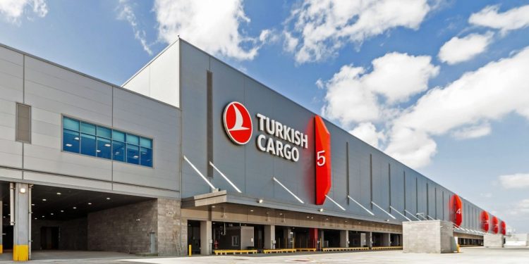 Turkish Cargo 61 ülkeye 335 milyon doz COVID-19 aşısı taşıdı