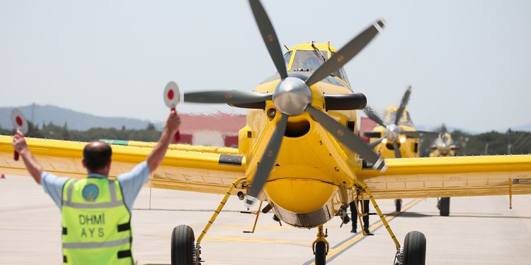 Air Tractor yangın söndürme uçakları İzmir’e geldi