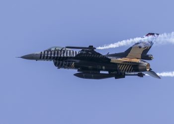 SOLOTÜRK, Rize-Artvin Havalimanı’nda gösteri uçuşu gerçekleştirdi