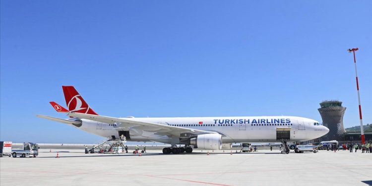 Rize-Artvin Havalimanı’nı ilk gün 2 bin 52 yolcu kullandı