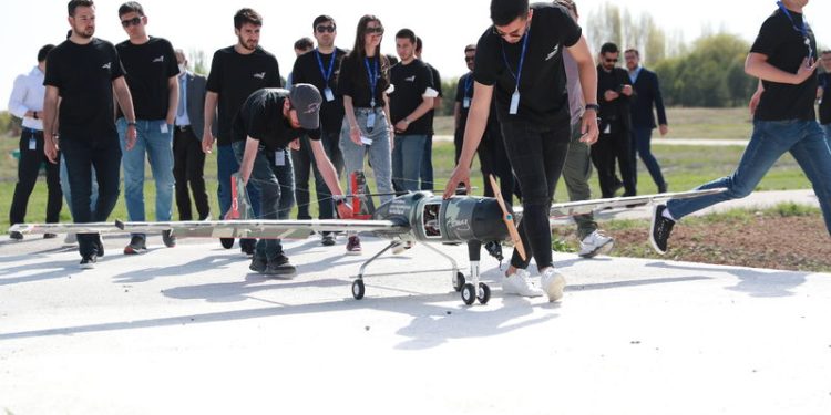 ‘Türkiyeyi uçuracak’ mühendisler işe İHA ile başlıyor